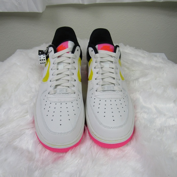 Sneakers - Picture 4 of 6